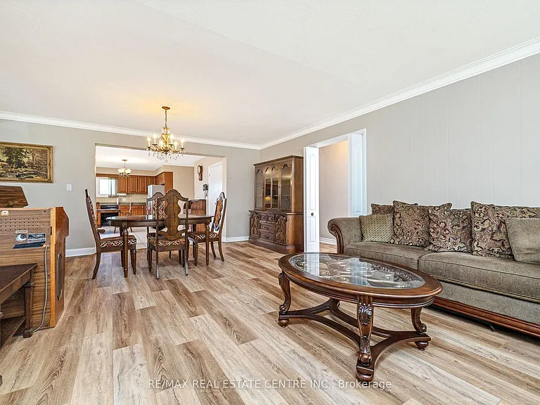 3161 Steeles Ave W — Photo 7