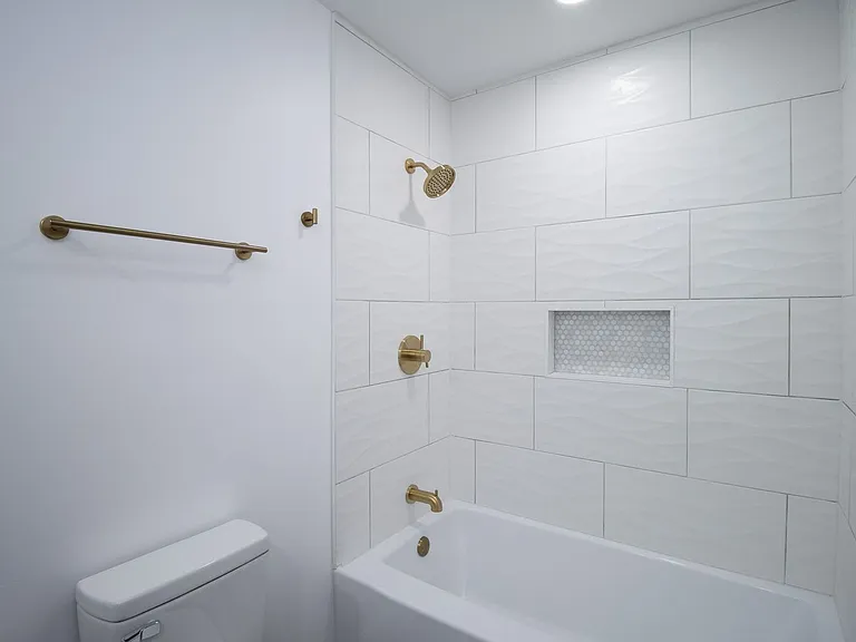 140 Land Of Lakes Cir — Photo 16