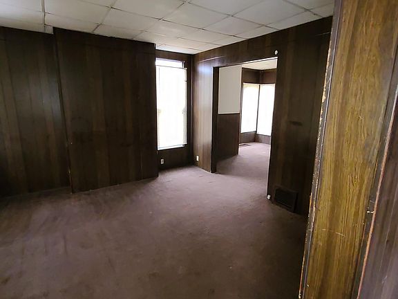 4th image of 4211 Lafayette Ave