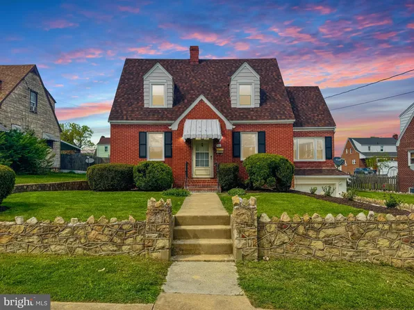 413 W 14th St, Front Royal, VA 22630