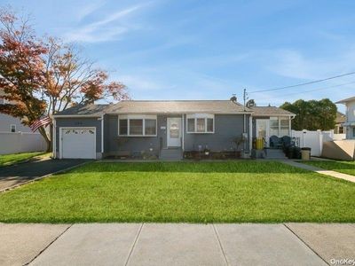 196 N Queens Avenue, Massapequa, NY, 11758