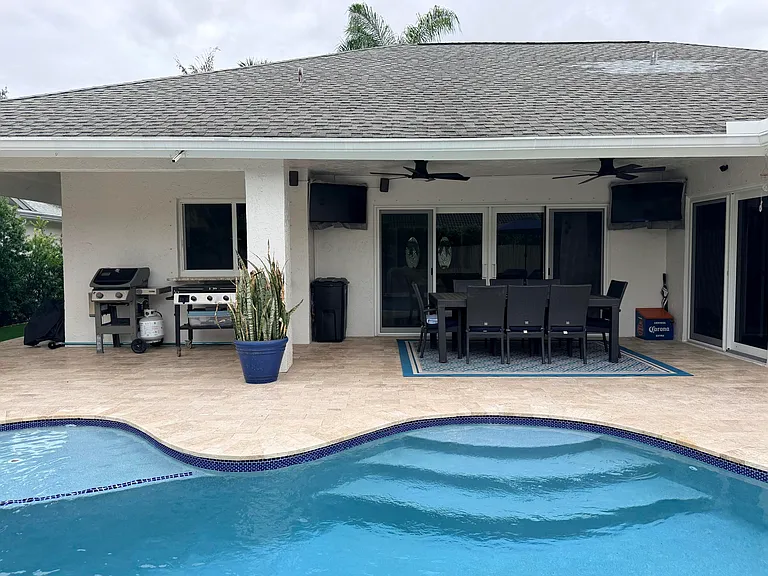 5142 NW 43rd Ave — Photo 3