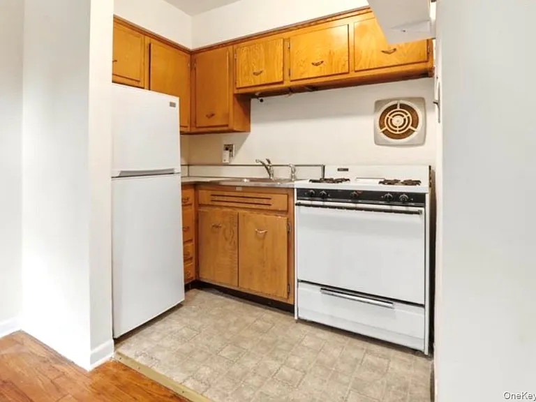 40 S Middletown Rd #1 — Photo 5
