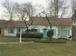 4 Wolfpits Rd, Bethel, CT 06801