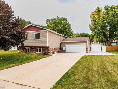 1519 30th Ave S, Fargo, ND, 58103