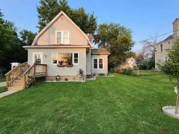 915 N Jefferson Ave, Mason City, IA 50401