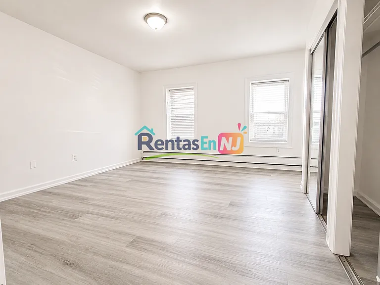 121 Brookside Ave #1G — Photo 2