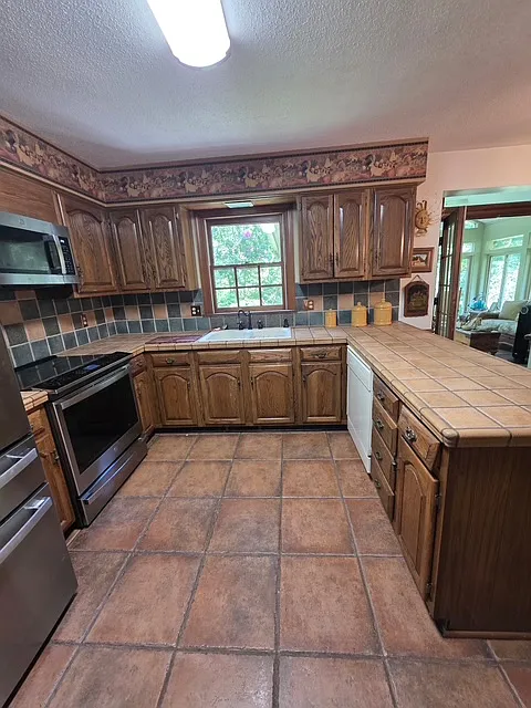 4 bed, 3.5 bath, 2929 sqft, $3,000 — Photo 4
