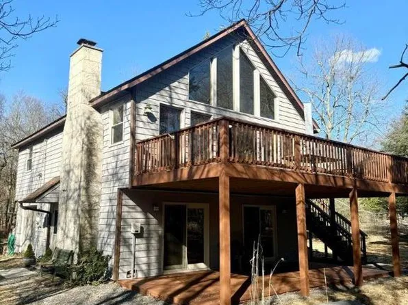 72 Estates Dr, Lake Harmony, PA 18624