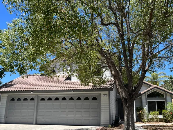 447 Yellowstone Cir, Corona, CA 92879