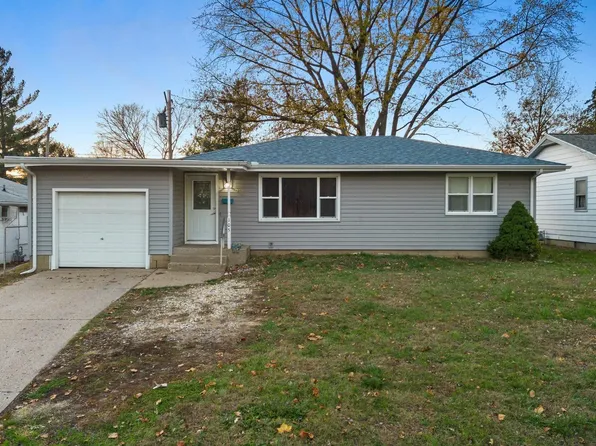 105 N 19th St, Pekin, IL 61554