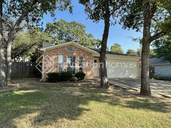 1200 Cardinal Oaks Dr, Mansfield, TX 76063