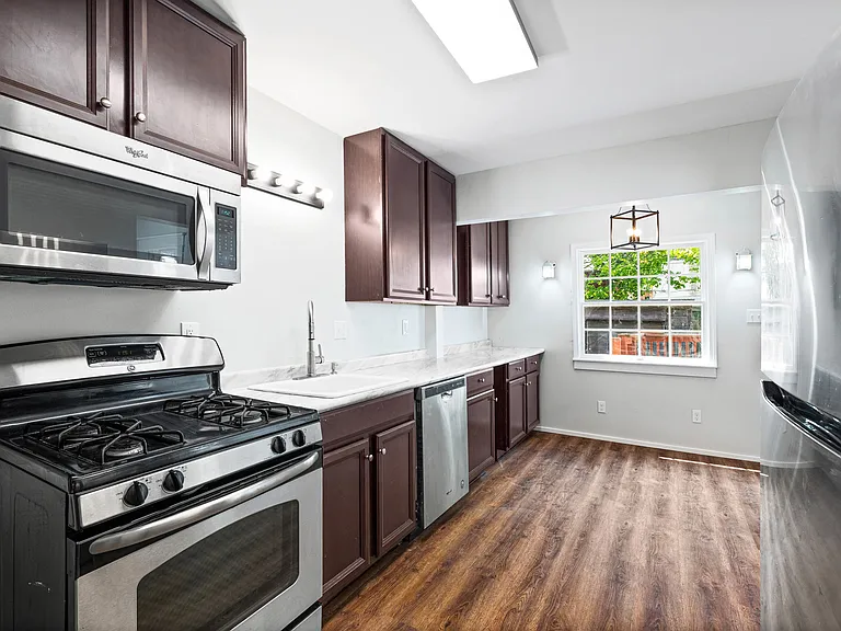 134 W Chestnut St — Photo 9