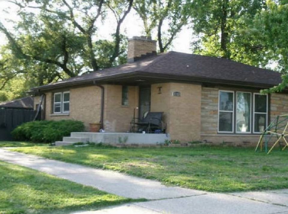 2nd image of 17828 Dekker St