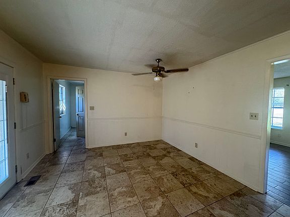 3rd image of 273 Hike Dr