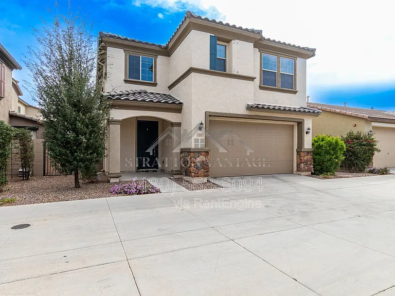 55 E Constitution Dr — Photo 2