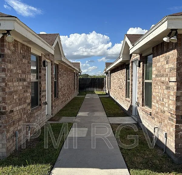 2909 Linda Vista St #UNITD — Photo 2