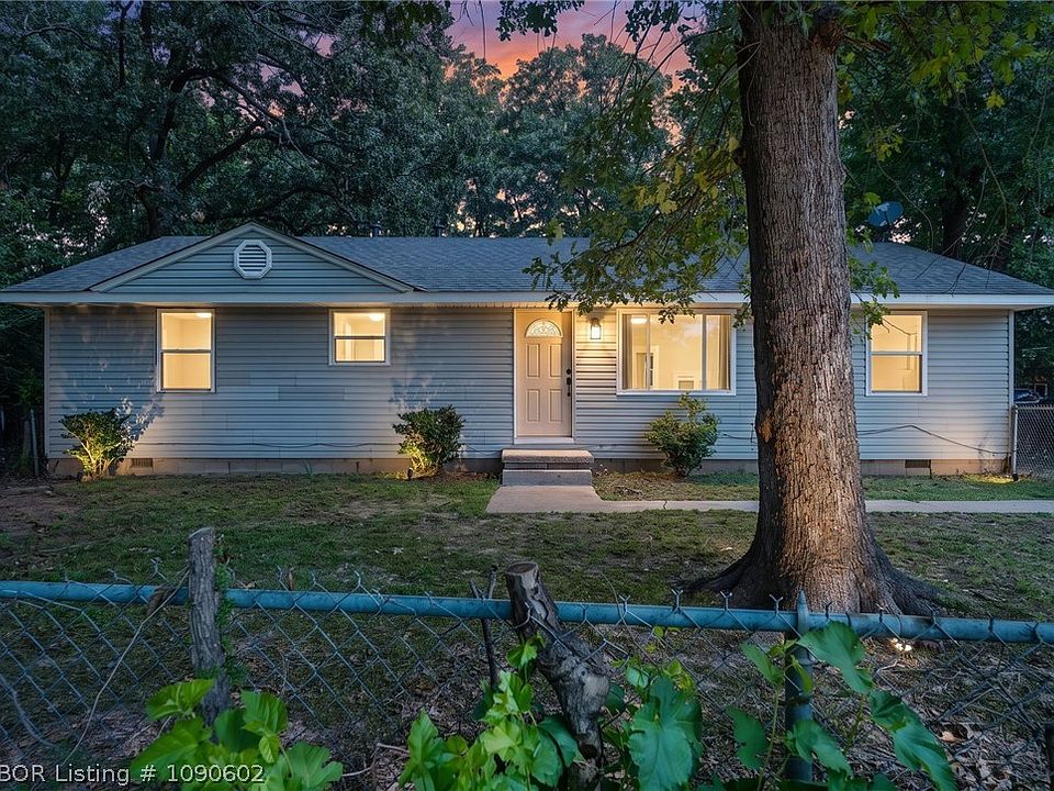 1st image of 31 Northwood Dr