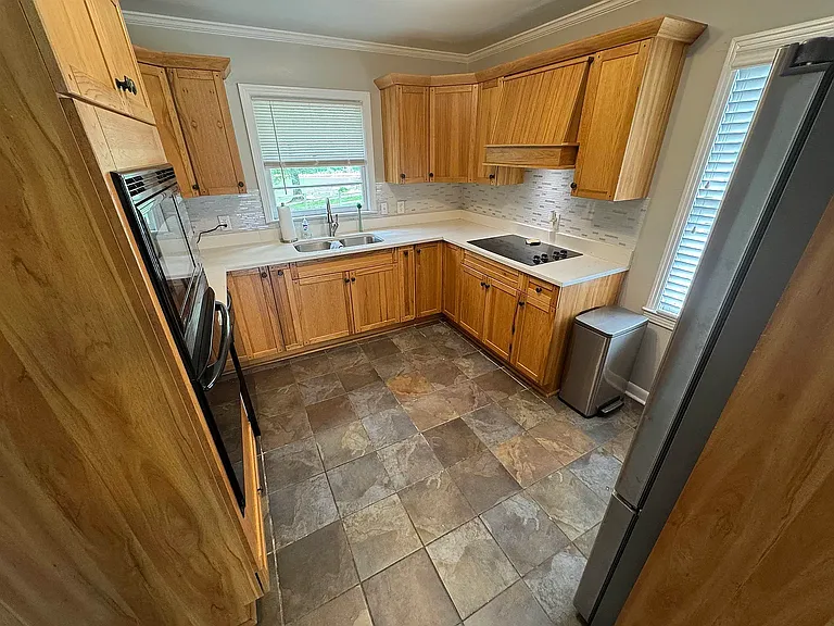 5975 Chester St — Photo 10