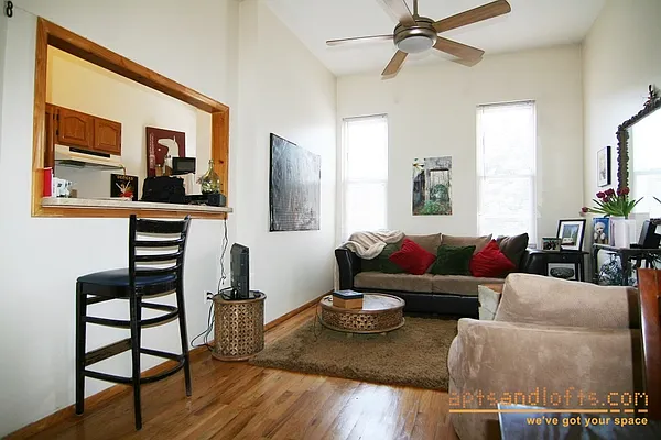 Rented by aptsandlofts.com | media 8