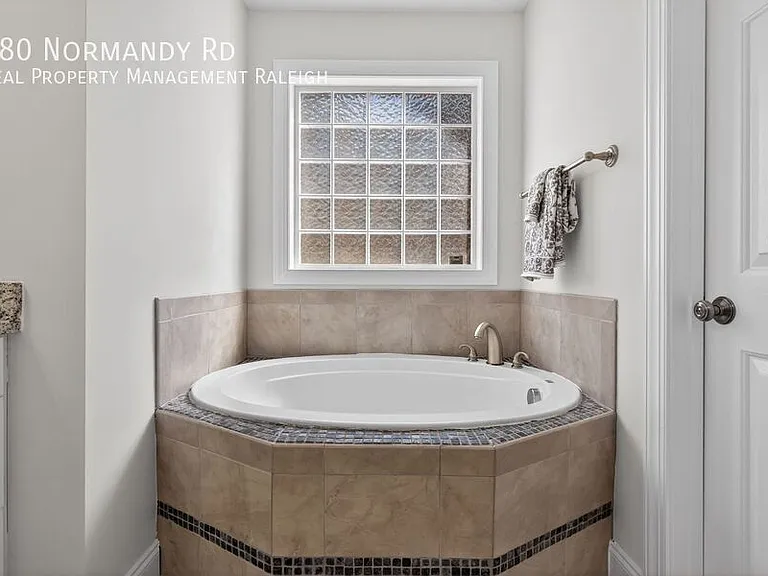 180 Normandy Rd — Photo 62