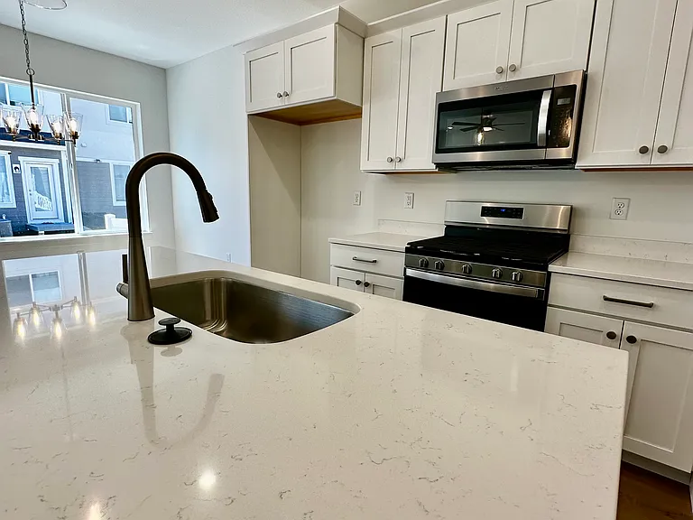 1547 W Banner Dr — Photo 2