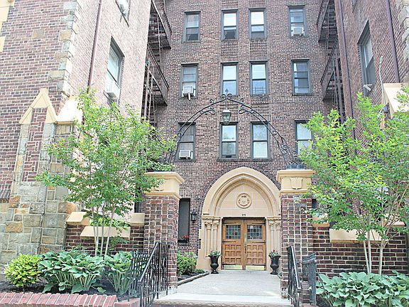 2nd image of 215 Hart Blvd APT 1F