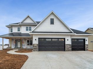 N8727 Connor Cir, Menasha, WI 54952
