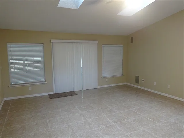 9640 Clinton Corners Dr — Photo 3