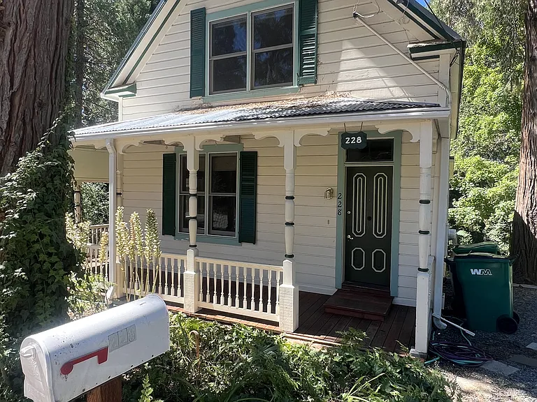 228 B St — Photo 31