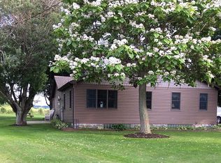 11711 E Lake Rd, North East, PA 16428