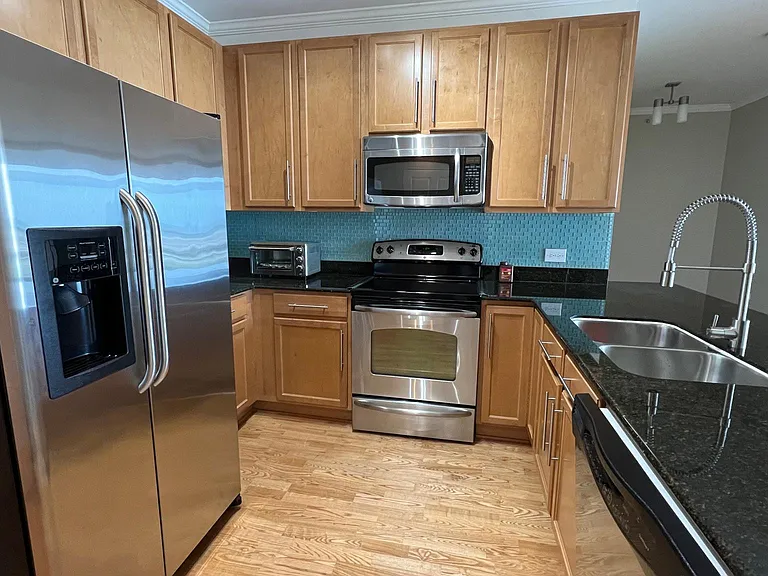 100 E 14th St #2207 — Photo 19