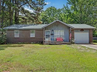809 S Twin Cedar Dr, Clarksville, AR 72830