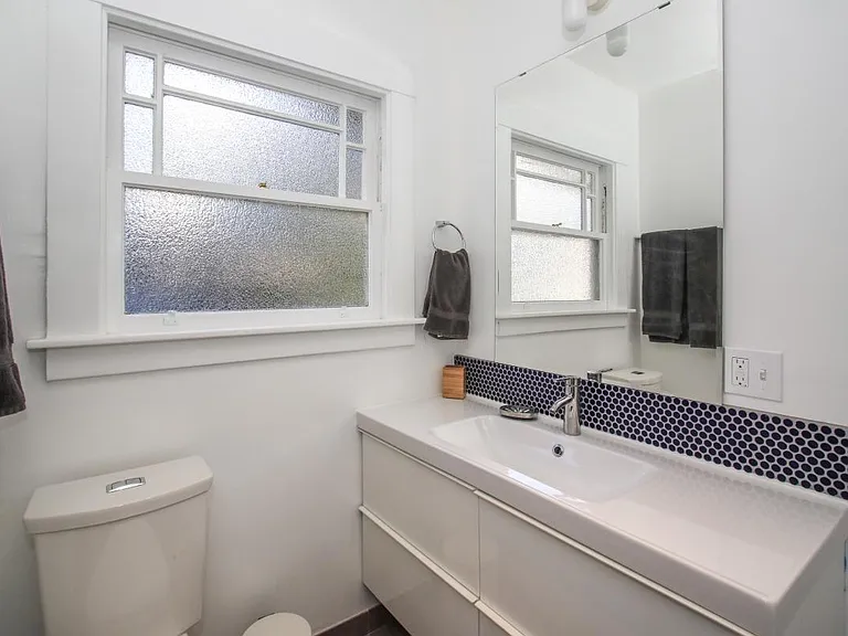 2403 Hillside Ave — Photo 21