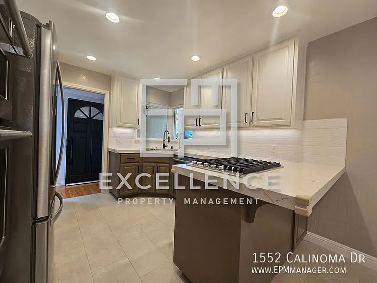 1552 Calinoma Dr — Photo 3