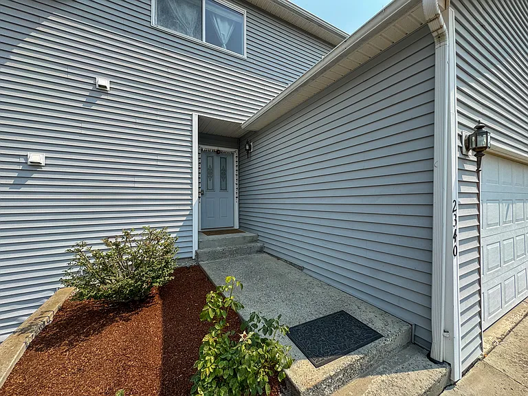 2340 NW Ridgeline Dr — Photo 3
