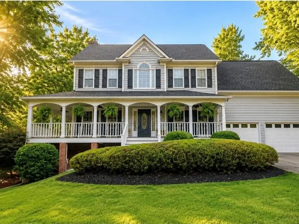 1011 Fairway Valley Dr, Woodstock, GA 30189
