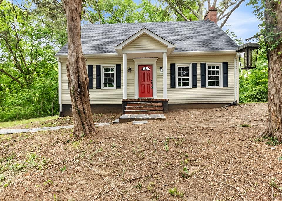 1st image of 802 Traver Ave