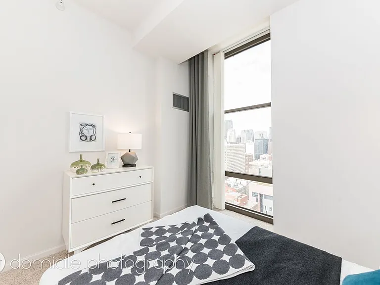 40 E 9th St #1202 — Photo 8