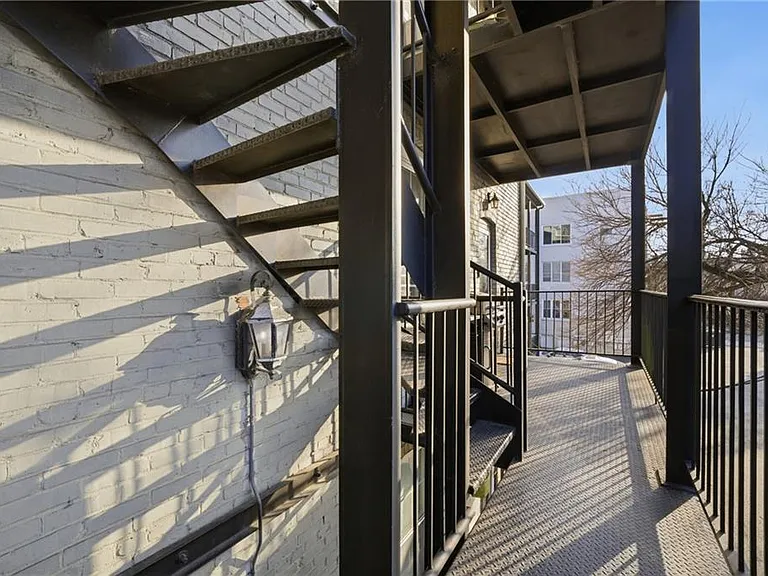 1015 Colonial Ave #4 — Photo 28