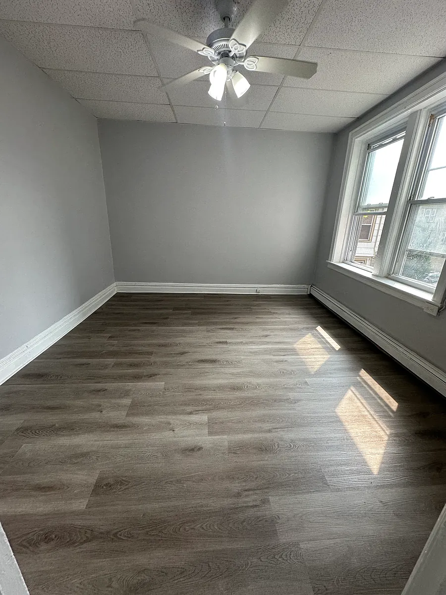 Building Photo - 159 Hutton St #9