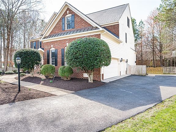 4th image of 6018 Kinglet Ct