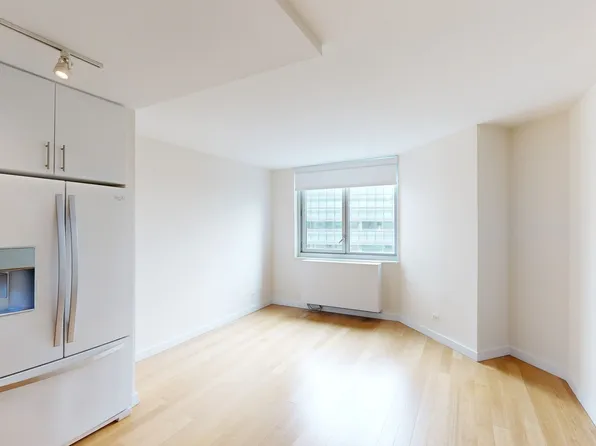 401 East 34th Street S33X image 2 of 8