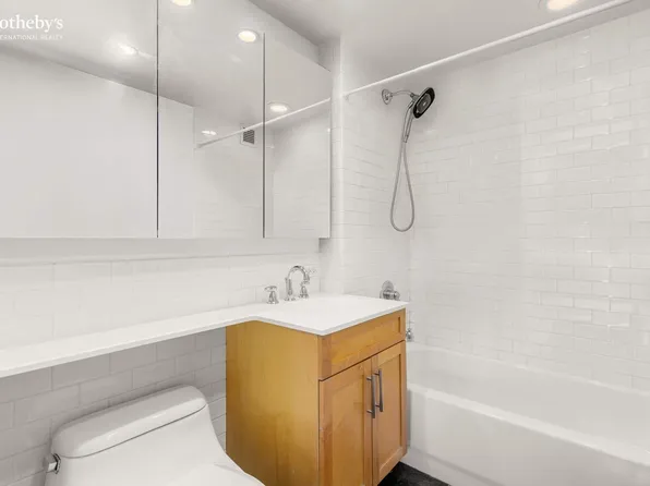 516 West 47th Street image 8 of 16