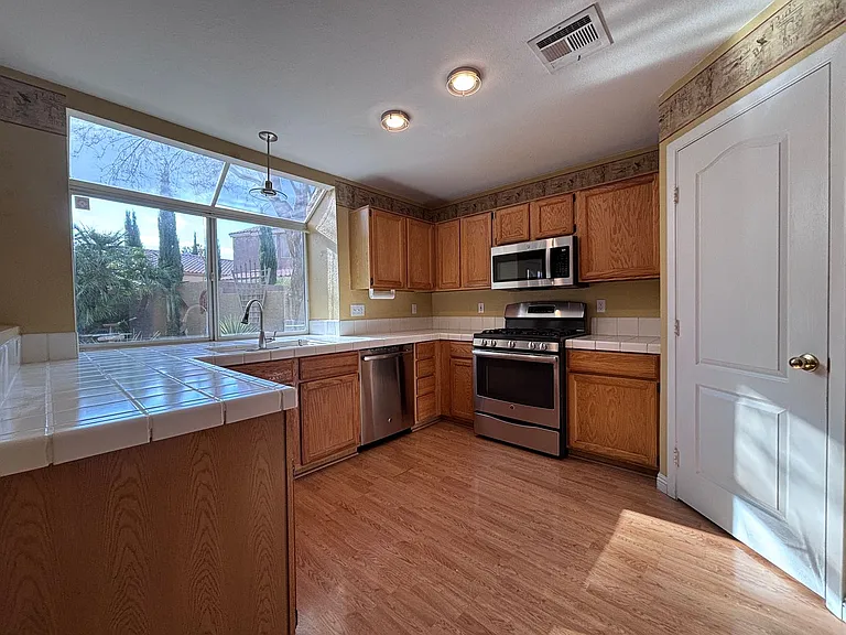 2141 Birch Gray Dr — Photo 10