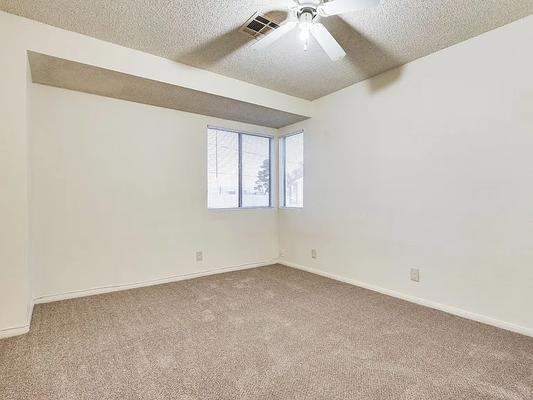 5011 Spencer St #B — Photo 22