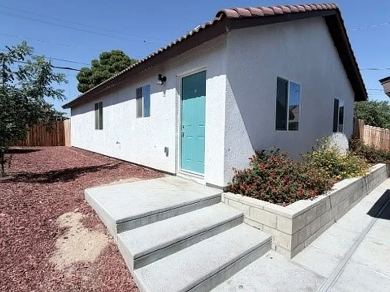Jeffrey St. — Photo 3