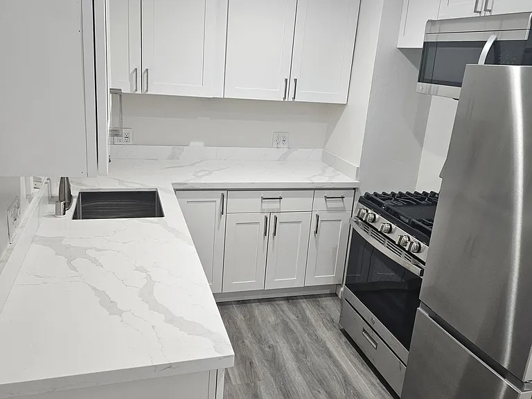 5758 Thornhill Dr — Photo 6