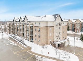 40 Ferndale Dr S #210, Barrie, ON L4N 2L3