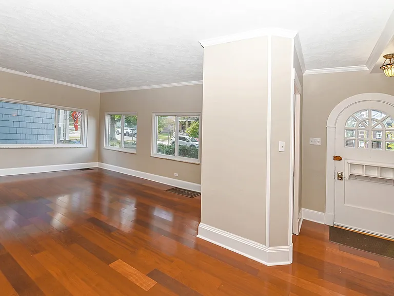 3634 Amberson Ave — Photo 6